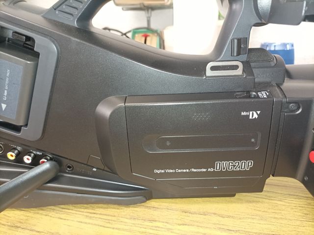 CÁMARA DE VIDEO PANASONIC AG-DVC20P