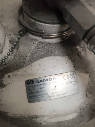 Bomba para relleno de lubricantes SAMOA 8 Bar