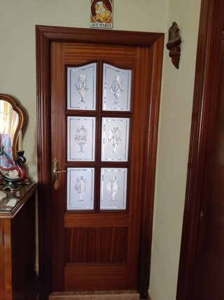 Puerta interior cristalera