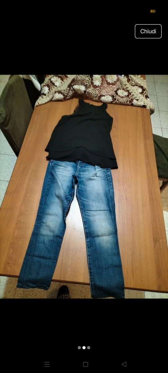 Set ragazza jeans più maglietta scollata