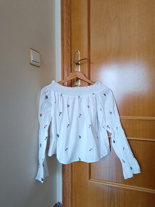 Top blanco flores Zara