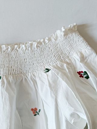 Top blanco flores Zara