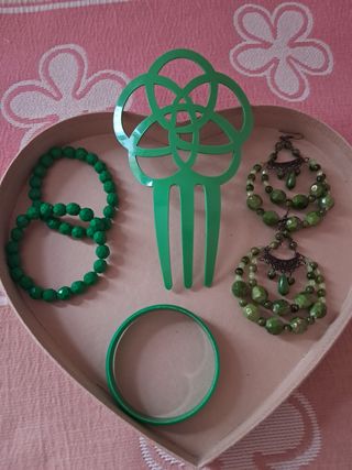 Complementos color verde para traje de flamenca