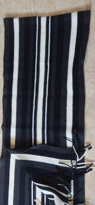 Bufanda rayas blanco-negro