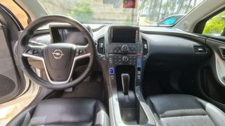 Opel Ampera 2013