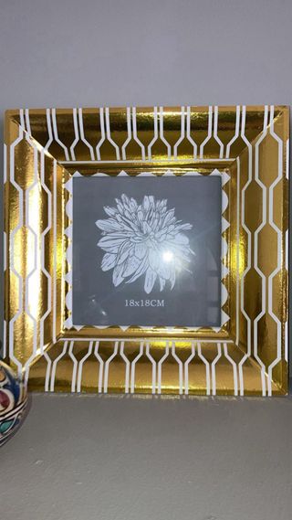 Marcos dorados y blancos - 18x18cm