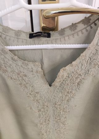Blusa verde de Massimo Dutti