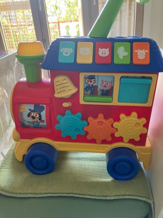 Trenino cavalcabile interattivo bambino. 