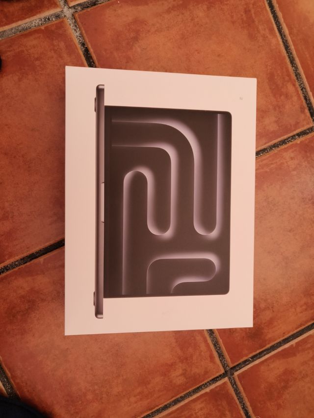 Caja MacBook Pro 14" M4 Apple