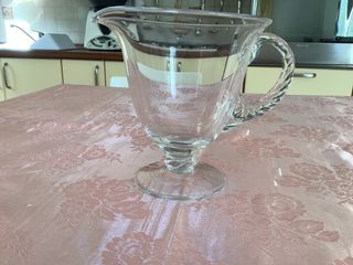 Caraffa in vetro trasparente