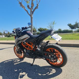 KTM Duke 390 (2022) - 9900km