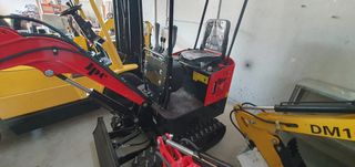 MINI EXCAVADORA HT12