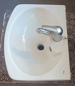 Lavabo "roca" más grifo,y sifón