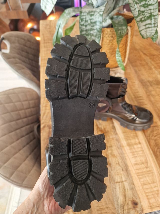 Botines Prada negros