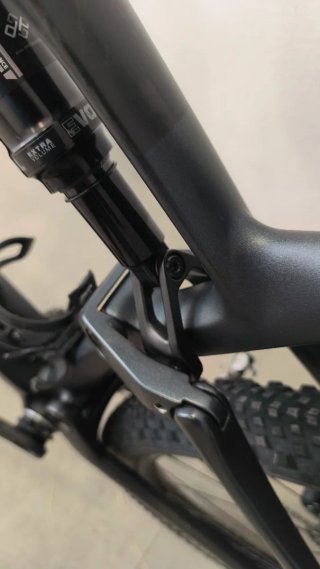 Megamo Track R10 - Carbono - AXS - 100mm  Talla M