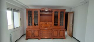 ELEGANTE MUEBLE DE SALÓN 