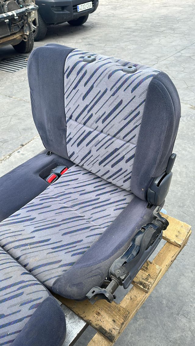 ASIENTOS TRASEROS TOYOTA LAND CRUISER