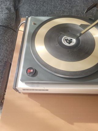 Giradischi Garrard amplificato vintage