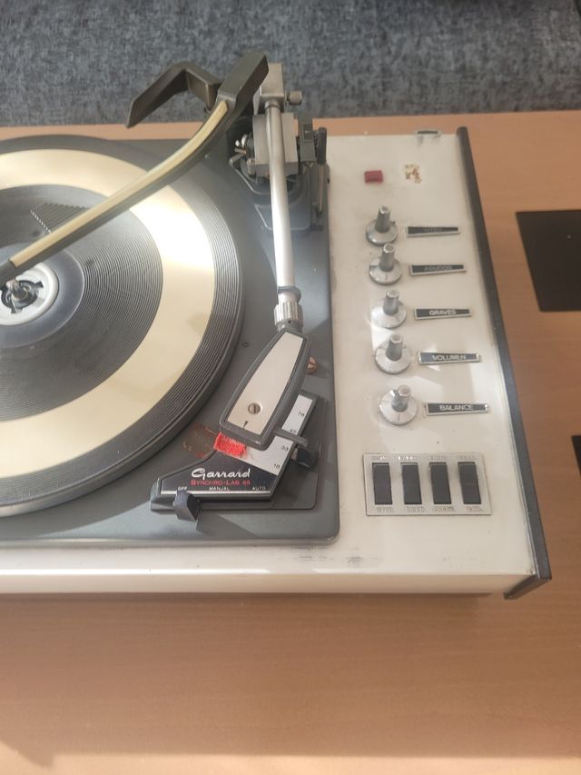 Giradischi Garrard amplificato vintage
