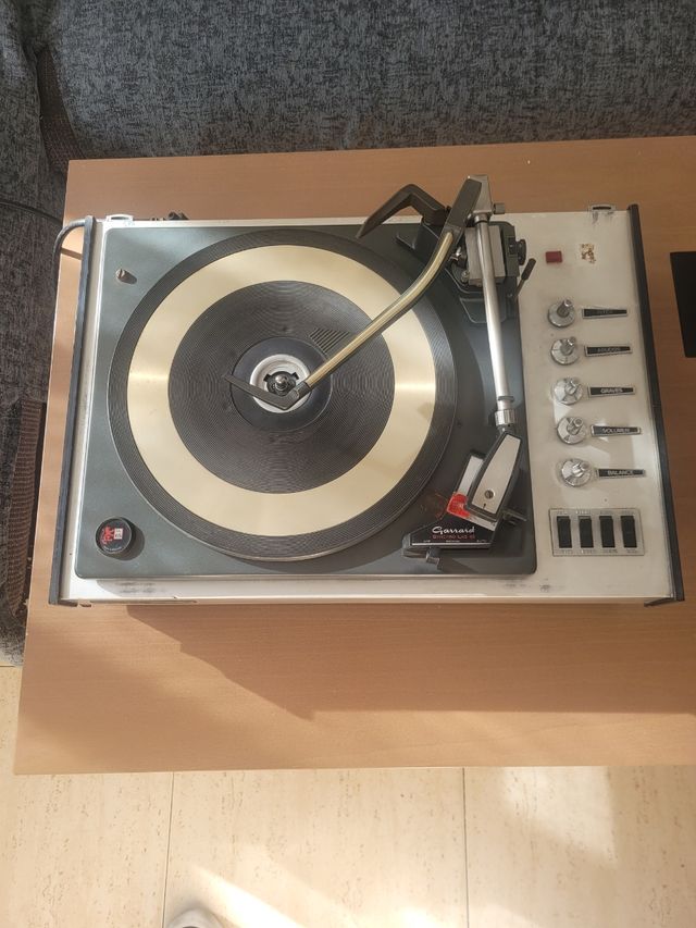 Giradischi Garrard amplificato vintage
