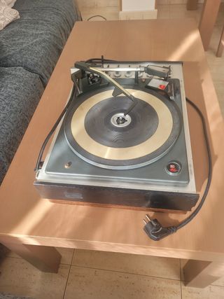 Giradischi Garrard amplificato vintage