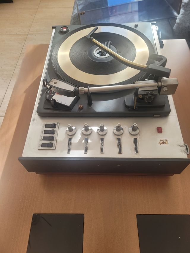Giradischi Garrard amplificato vintage