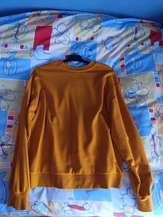 Sudadera Bershka Mostaza