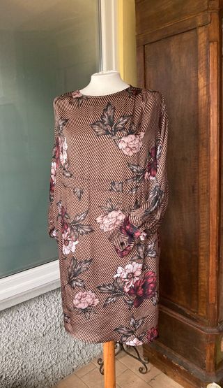 Abitino corto al ginocchio