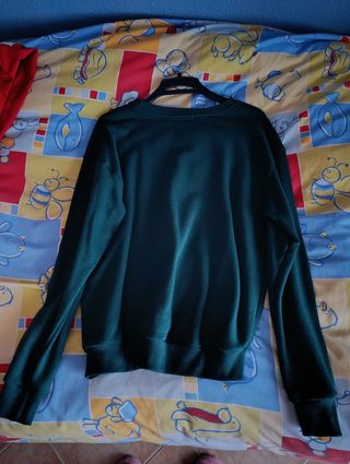 Sudadera verde Stradivarius