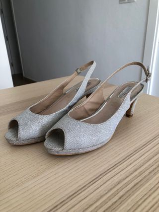 Zapatos fiesta plateados talla 40