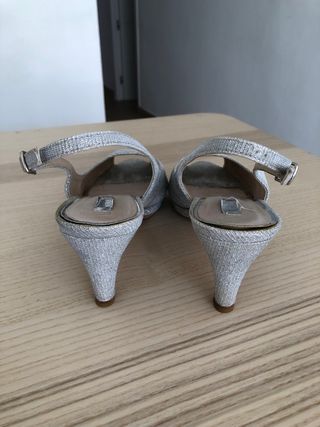 Zapatos fiesta plateados talla 40