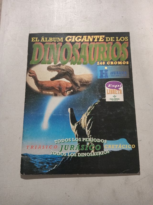 El Álbum Gigante de los Dinosaurios