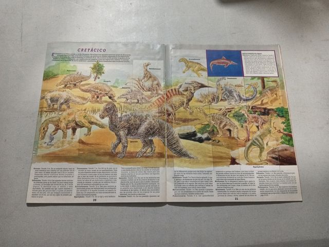El Álbum Gigante de los Dinosaurios