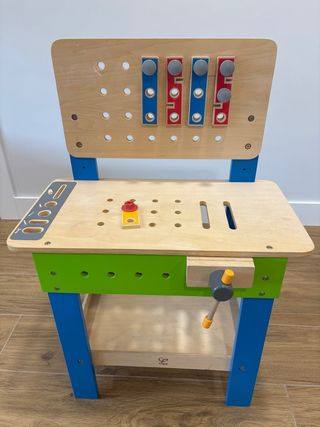 Banco herramientas Hape infantil