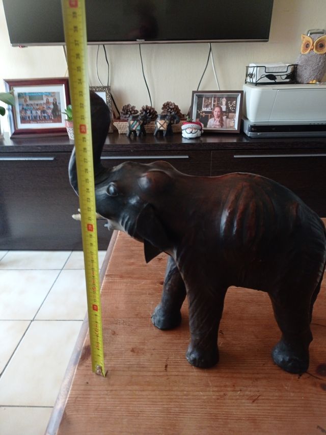 Elefante vintage in pelle marrone