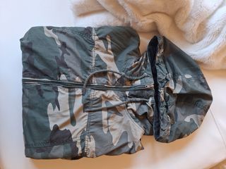 Cazadora camuflaje verde de chico