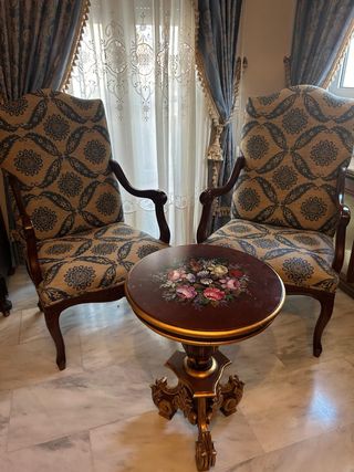 2 sillones y mesa de salón