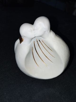 Figura porcelana pareja de enamorados