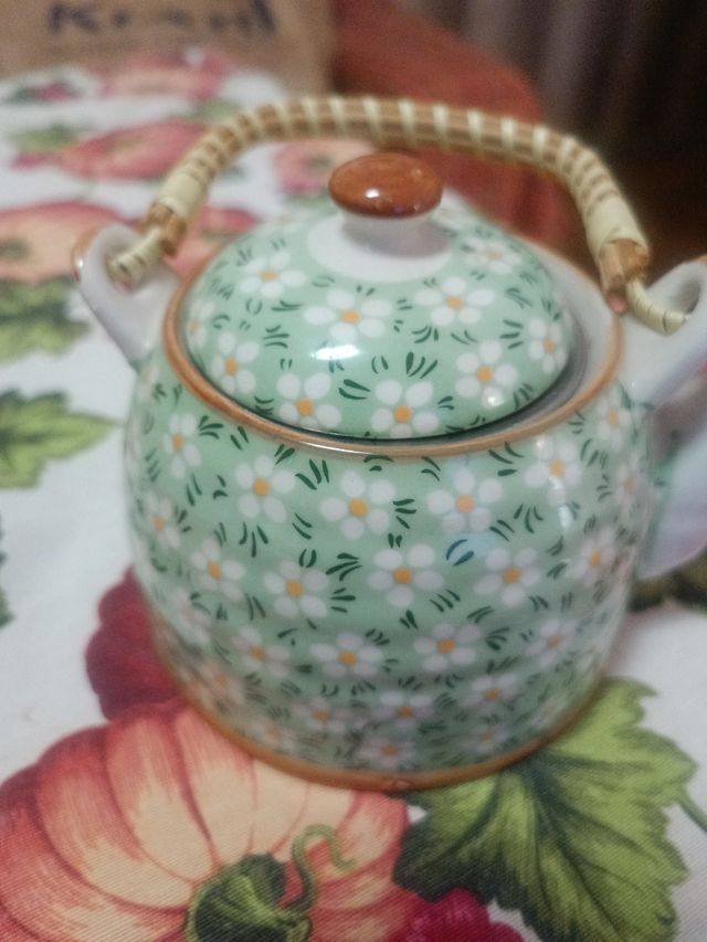 Tetera de porcelana