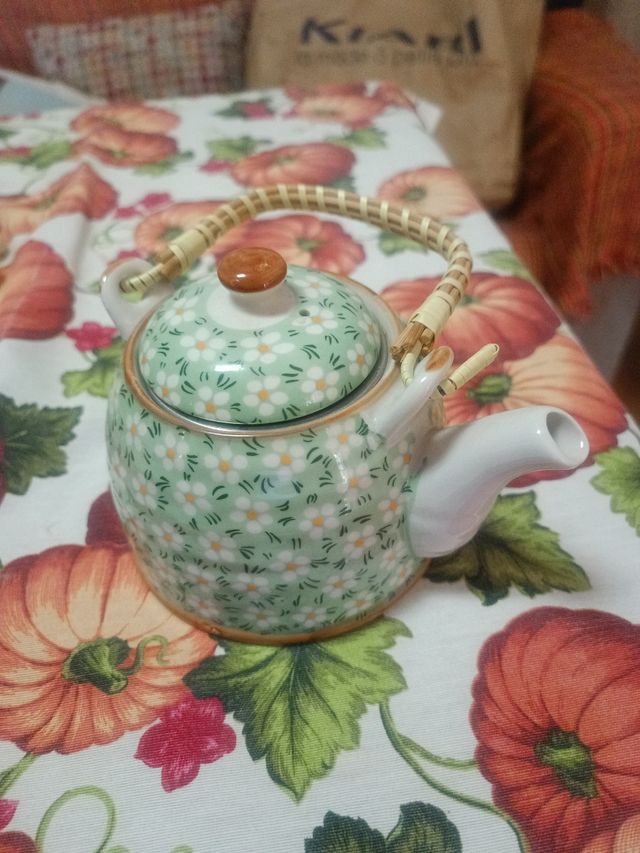 Tetera de porcelana