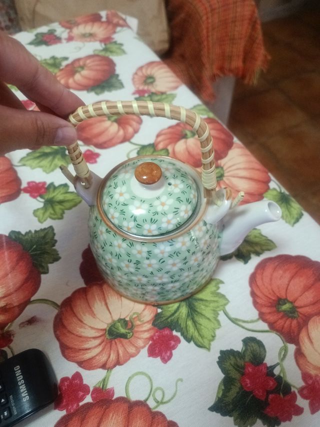 Tetera de porcelana