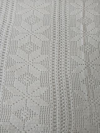 COLCHA DE ENCAJE BLANCA