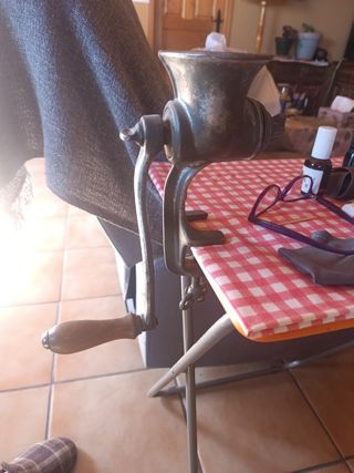 rayador de pan, queso, frutos secos etc