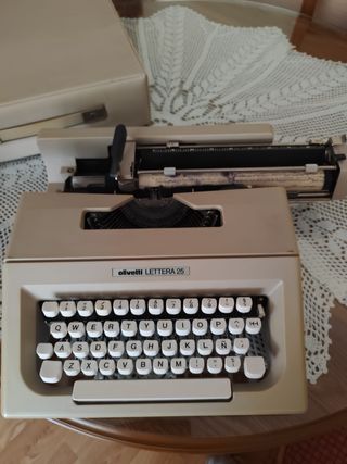 Máquina escribir Olivetti Lettera 25