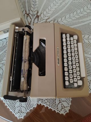 Máquina escribir Olivetti Lettera 25
