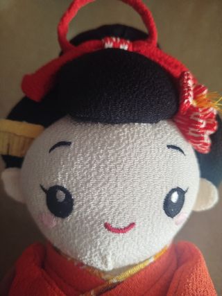 Muñeca peluche japonesa