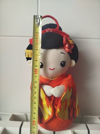 Muñeca peluche japonesa