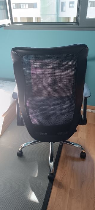 Silla escritorio giratoria negra