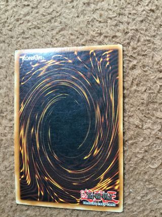 2 Cartas yu-gi-oh holográficas primera edición