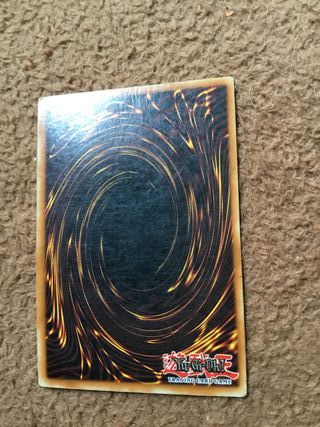 2 Cartas yu-gi-oh holográficas primera edición